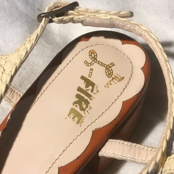 Miss “L” Fire 🔥 braided leather sandals 👡 NWT - Picture 5 of 7